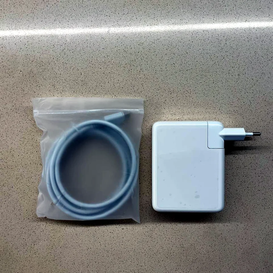 Зарядный блок 140 Вт для MacBook и USB-C