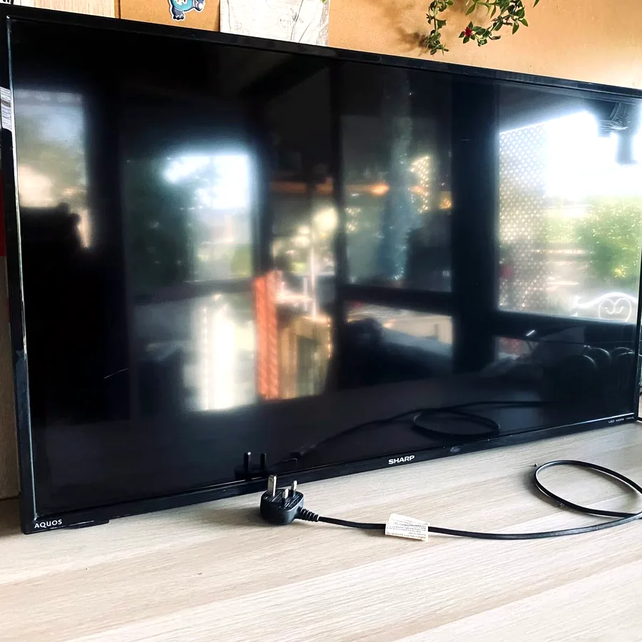 Телевизор Sharp, диагональ 101 см