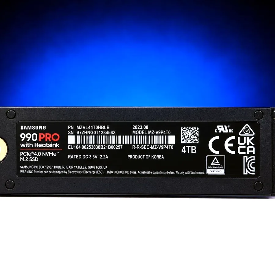Samsung 990 PRO 4TB NVMe SSD с радиатором