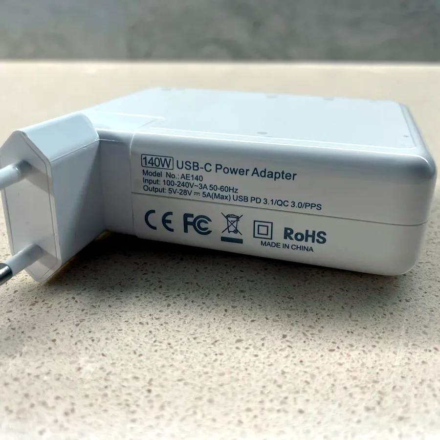 Зарядный блок 140 Вт для MacBook и USB-C