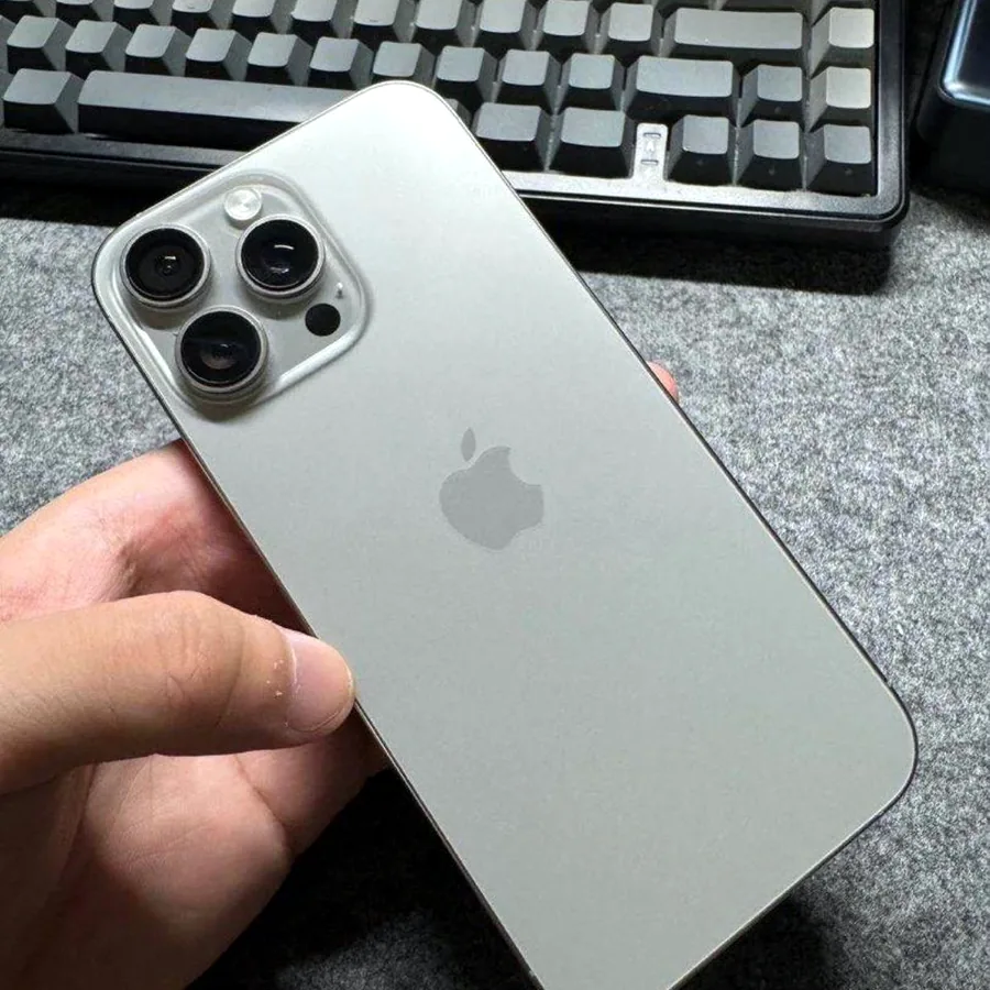 iPhone 16 Pro Max, 256 GB, состояние 87%