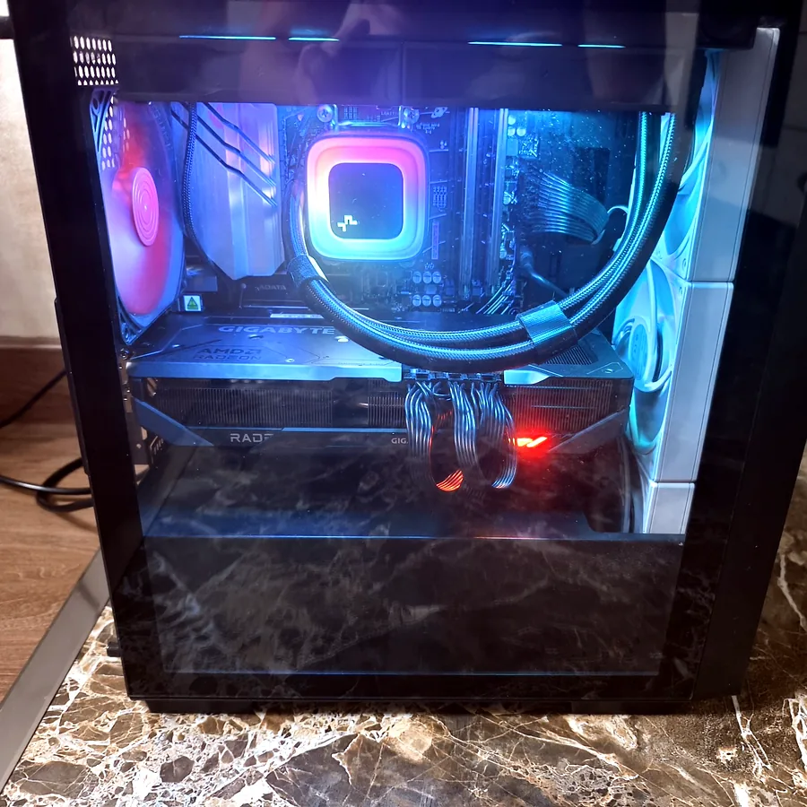 Игровой ПК Ryzen 7 7800X3D, RX 9070 XT