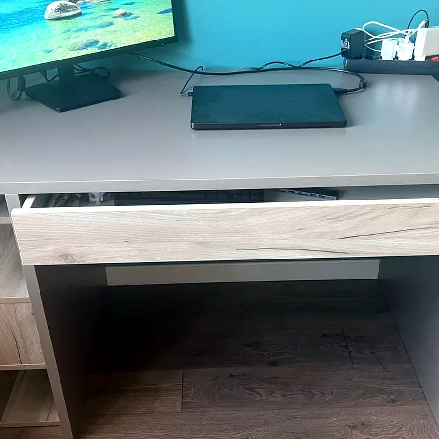 Стол новый, 120x66x78 см