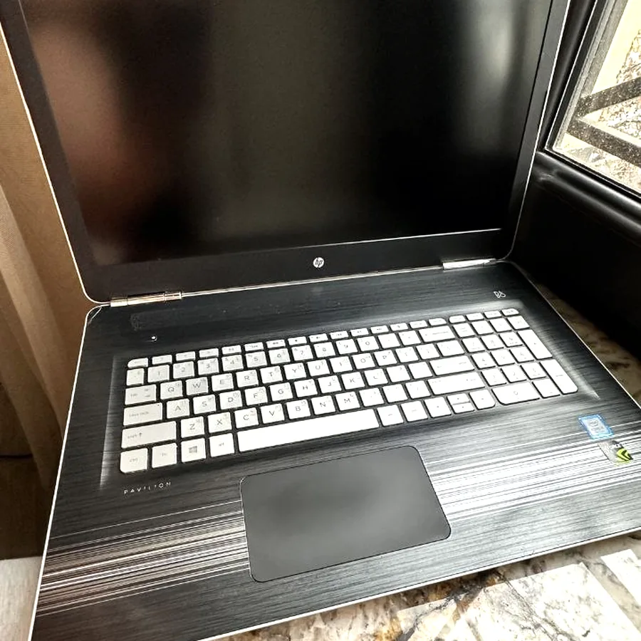 Ноутбук HP Pavilion 17ab, Core i5, GTX 960