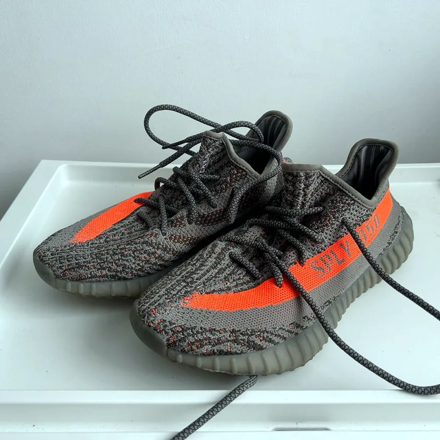 Кроссовки Yeezy Adidas, размер 40,5