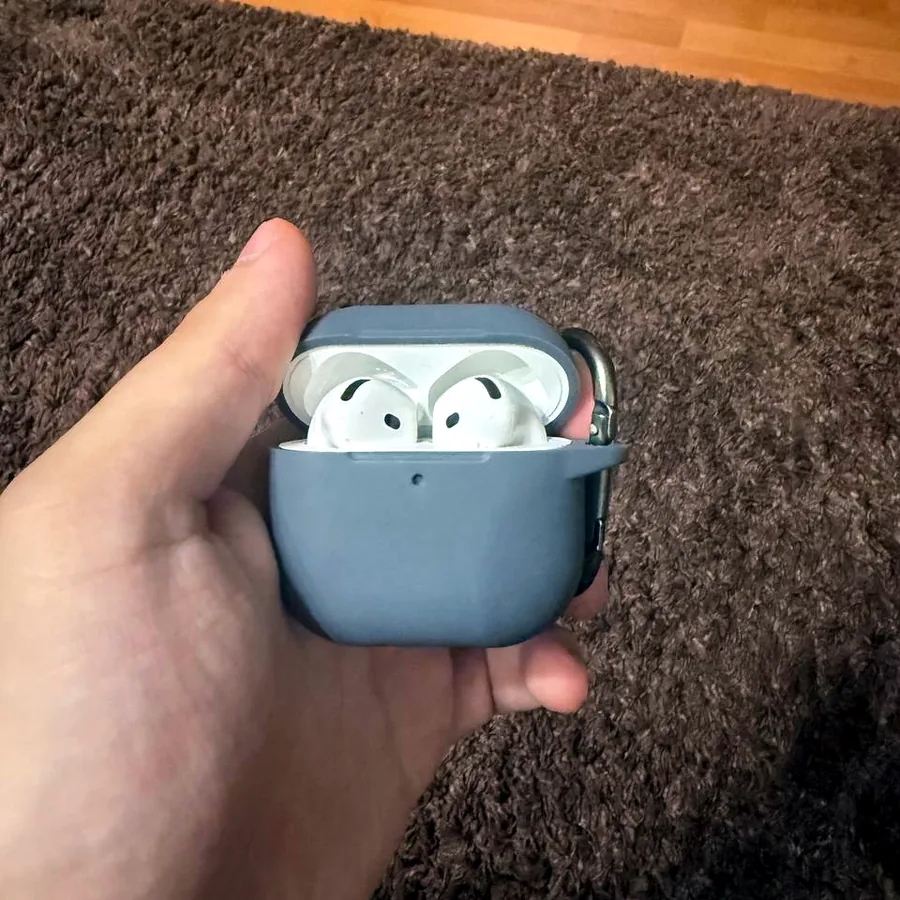 AirPods 4 с шумоподавлением