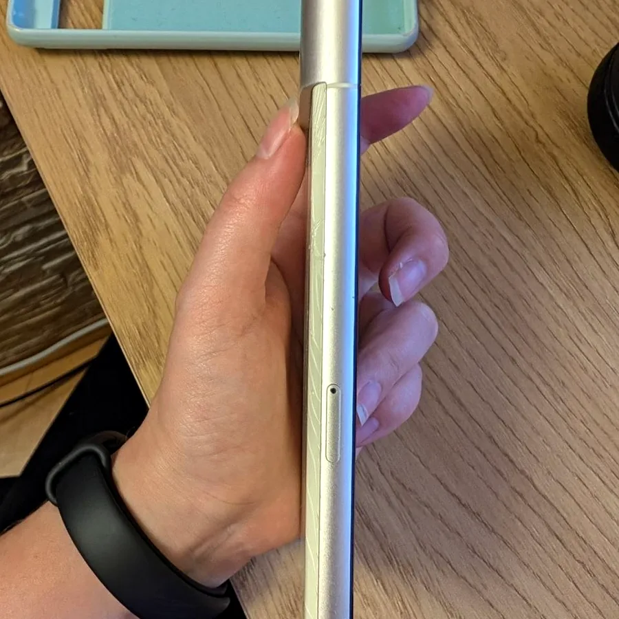 Google Pixel 7, 128 GB, заднее стекло с трещинами
