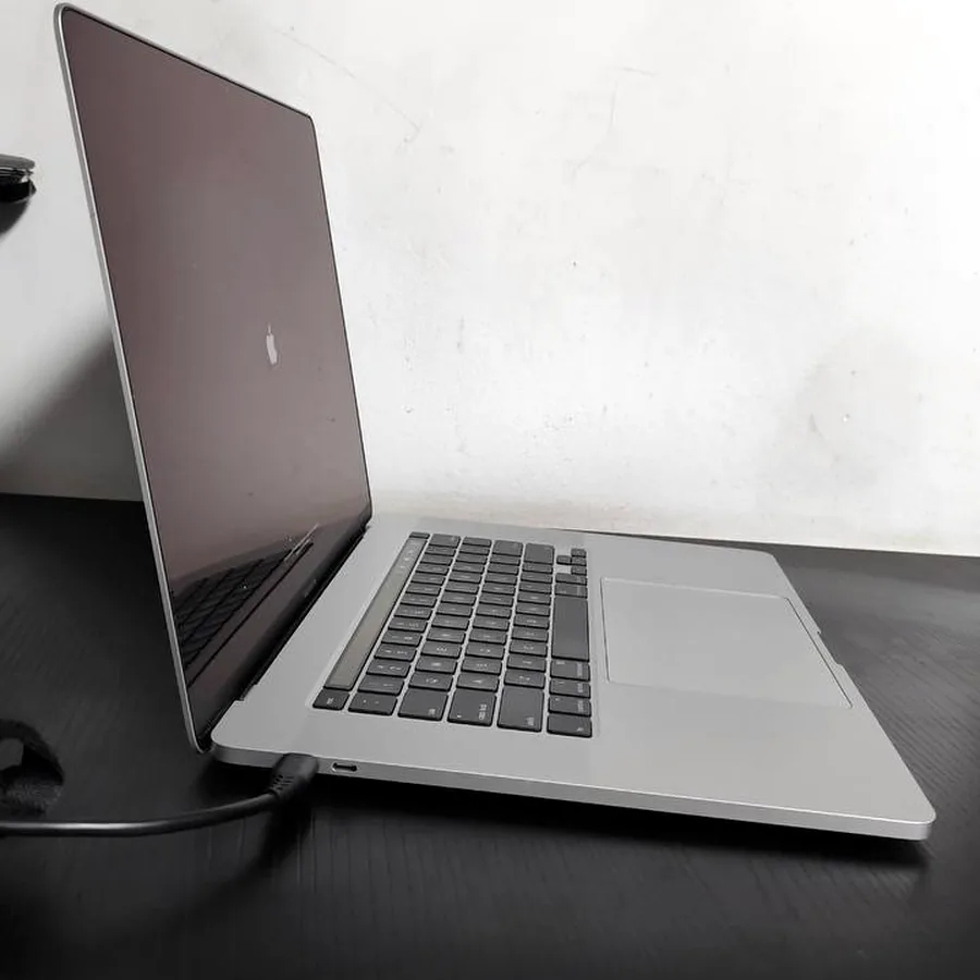 MacBook Pro 16 дюймов 2019, Intel Core i7