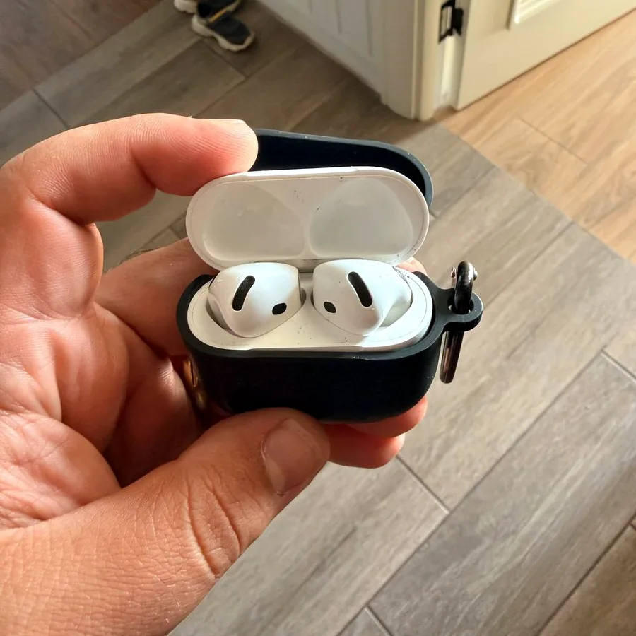 AirPods 4 ANC с беспроводной зарядкой