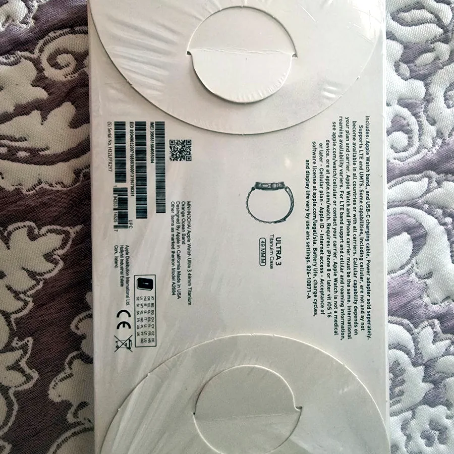 Apple Watch Ultra 3 Titanium Case, в упаковке