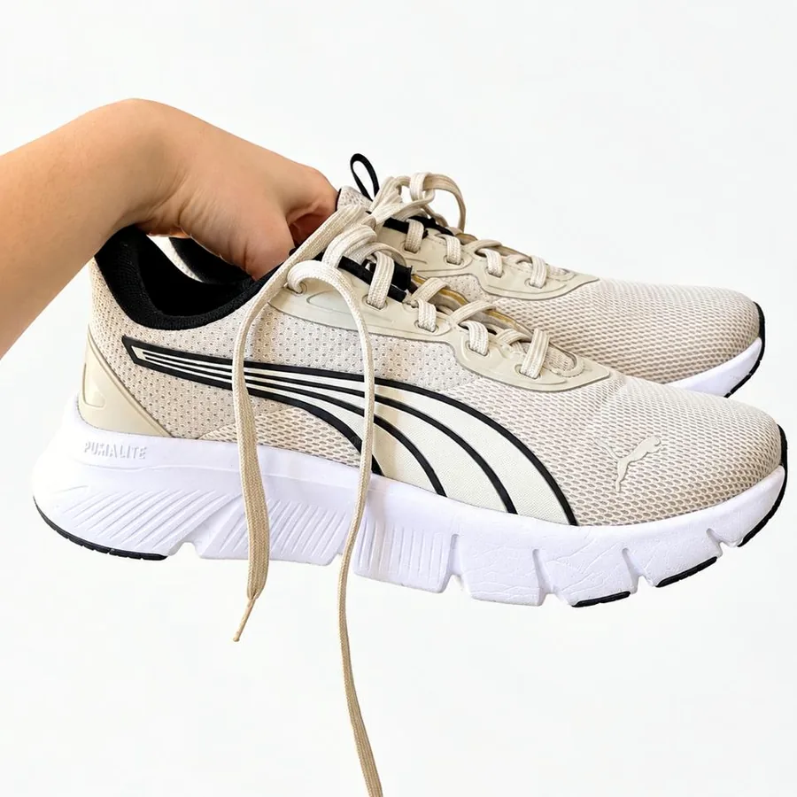 Кроссовки Puma бежевые, размер 37.5