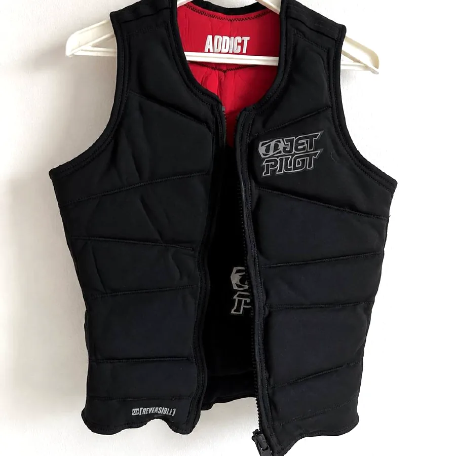 Неопреновый жилет Jetpilot Addict Reversible