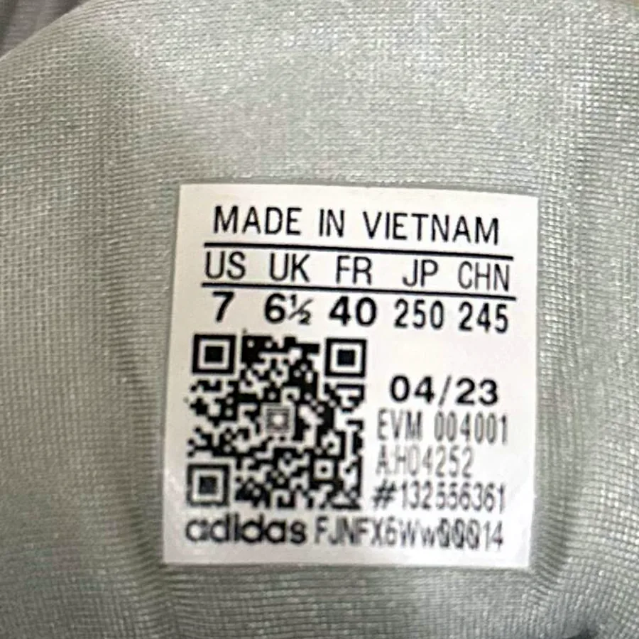 Кроссовки Adidas Ozelia, размер 40, серые