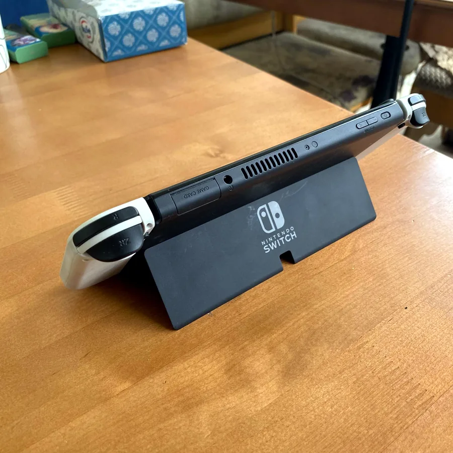 Nintendo Switch OLED White 64GB с играми и аксессуарами