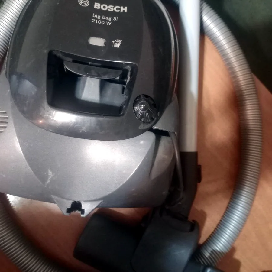 Пылесос Bosch 2100W, мешковый