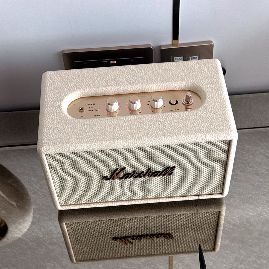 Колонка Marshall Acton III, кремовый цвет