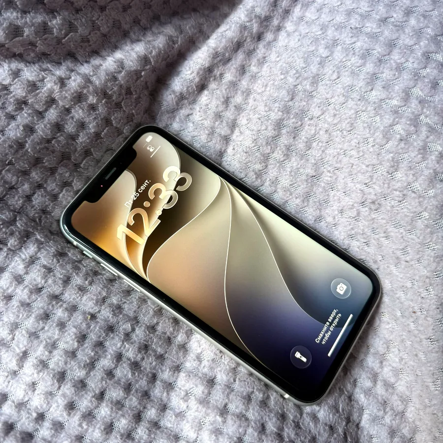 iPhone 11, 64 ГБ, аккумулятор 77%