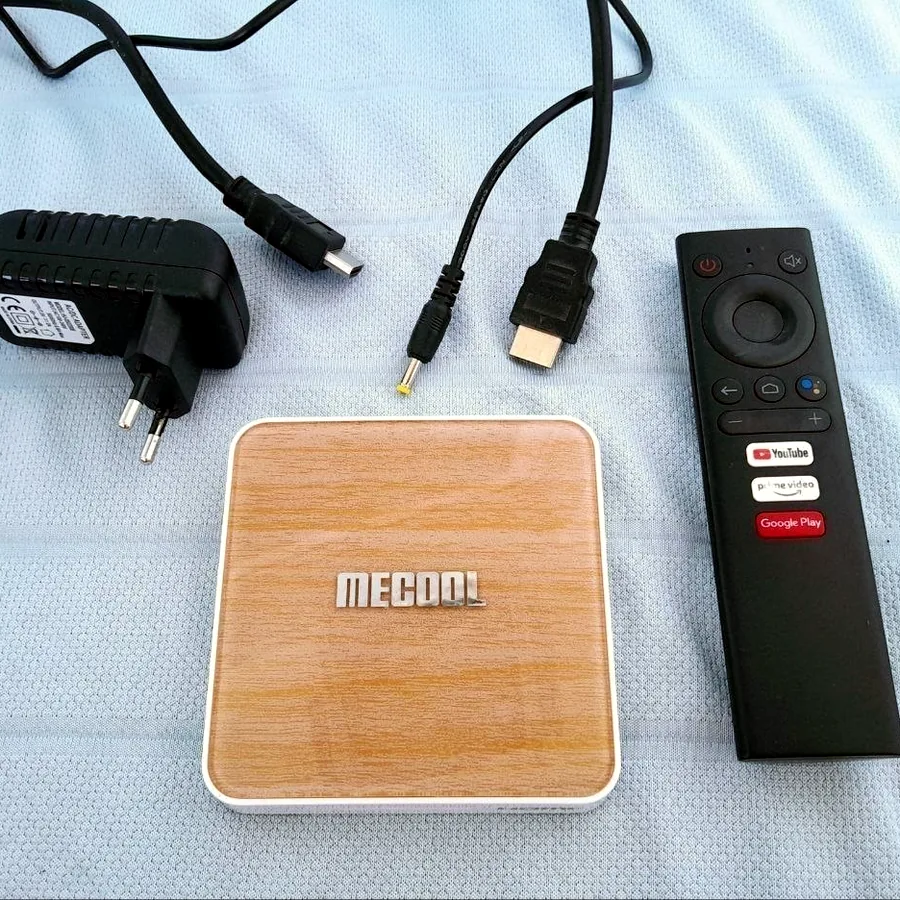 Смарт-приставка Mecool KM6 4/64 Deluxe
