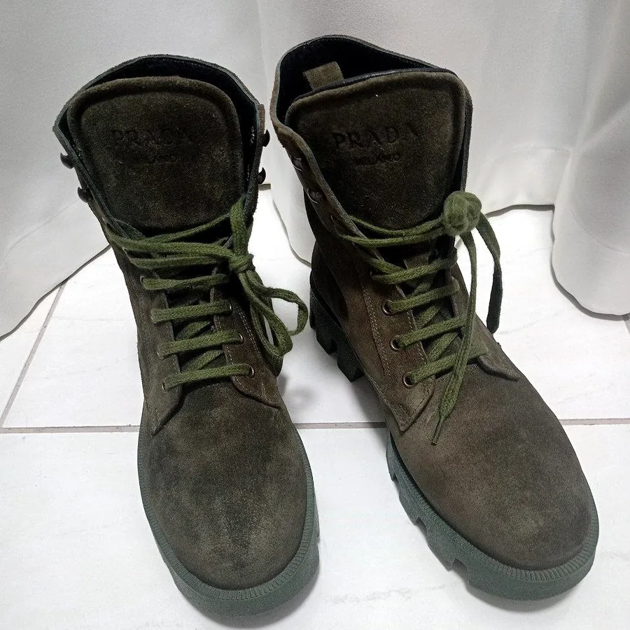 Prada Suede Lace-Up Combat Boots, размер 39