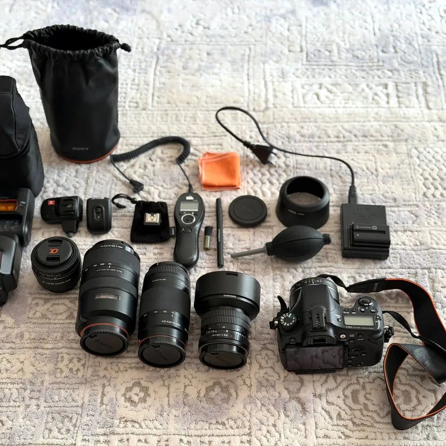 Камера Sony SLT-A77V с 5 объективами и аксессуарами