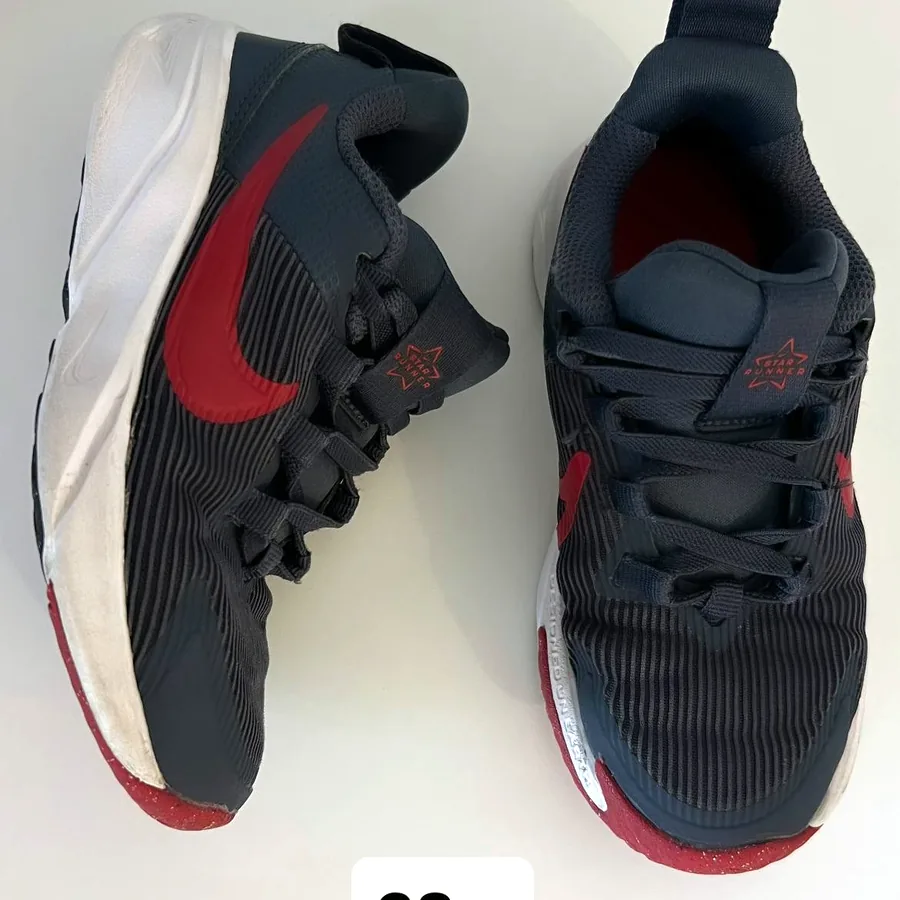 Кроссовки Nike, размер 28