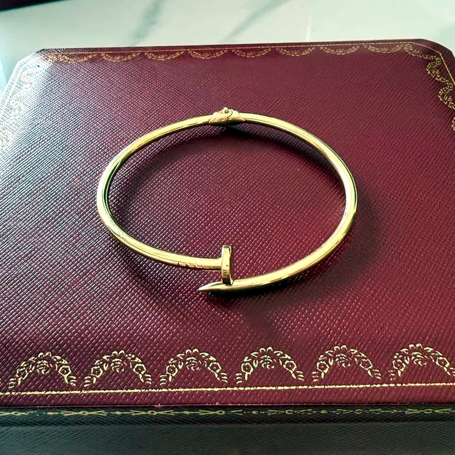 Золотой браслет в стиле Cartier, 7 г