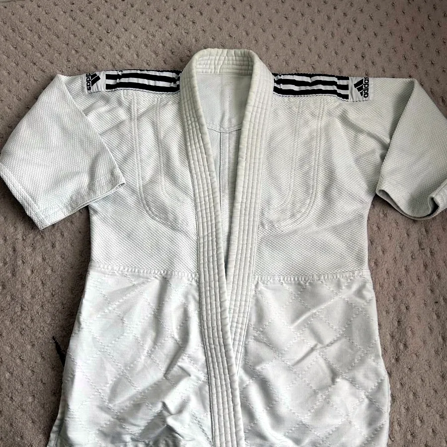 Кимоно Adidas, рост 122 см