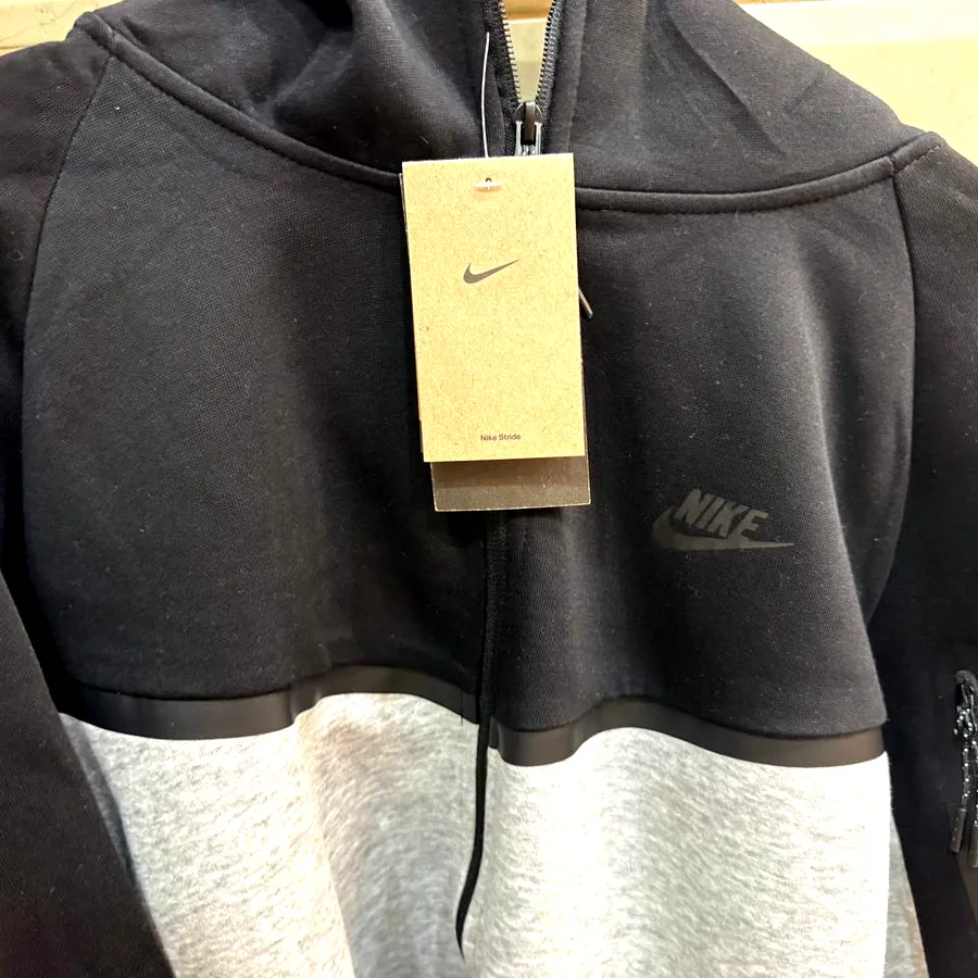 Tech Fleece, размер M, новое
