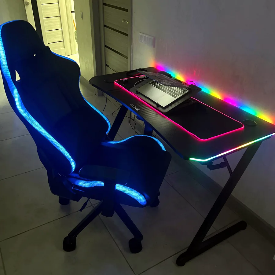 Компьютерный стол Trust GXT710 Luminus Pro с RGB