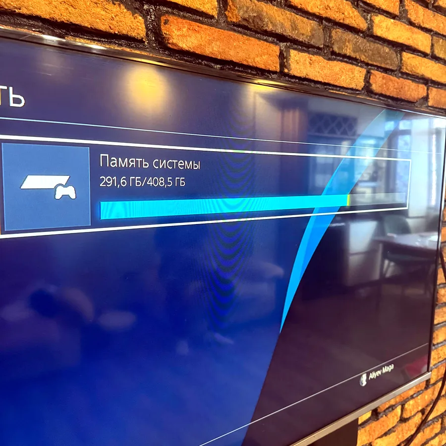 PlayStation 4 Slim 500GB, 2 джойстика