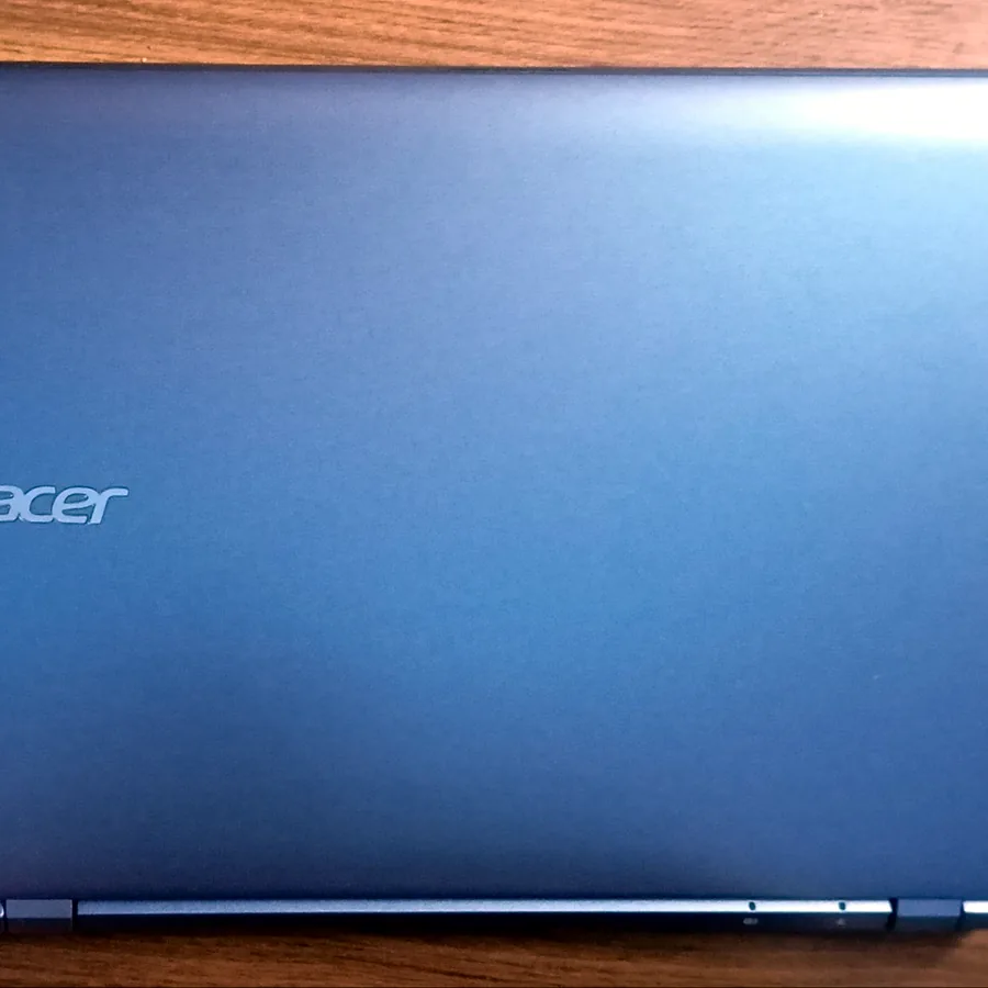 Ноутбук Acer Aspire E11, работает от сети