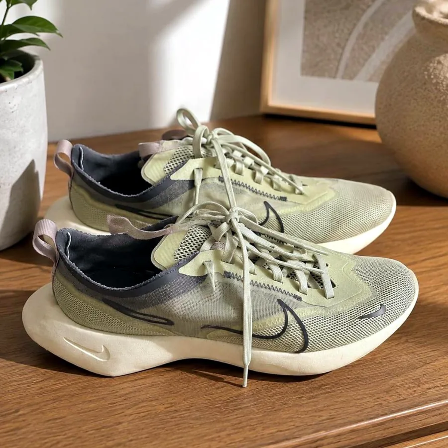 Кроссовки Nike женские, размер 38