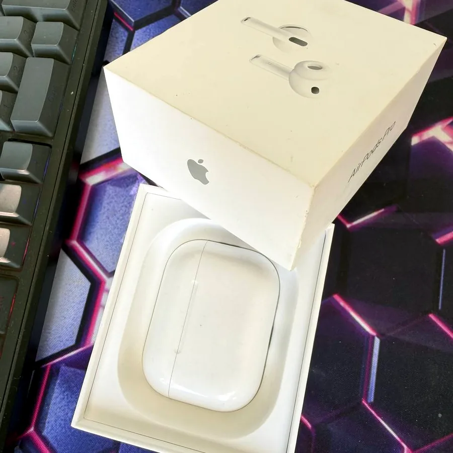 Apple AirPods Pro 3, почти новые