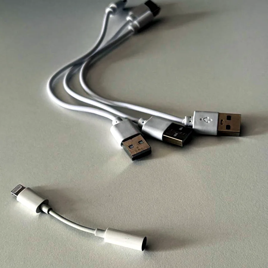 Переходник Lightning и кабели USB-C