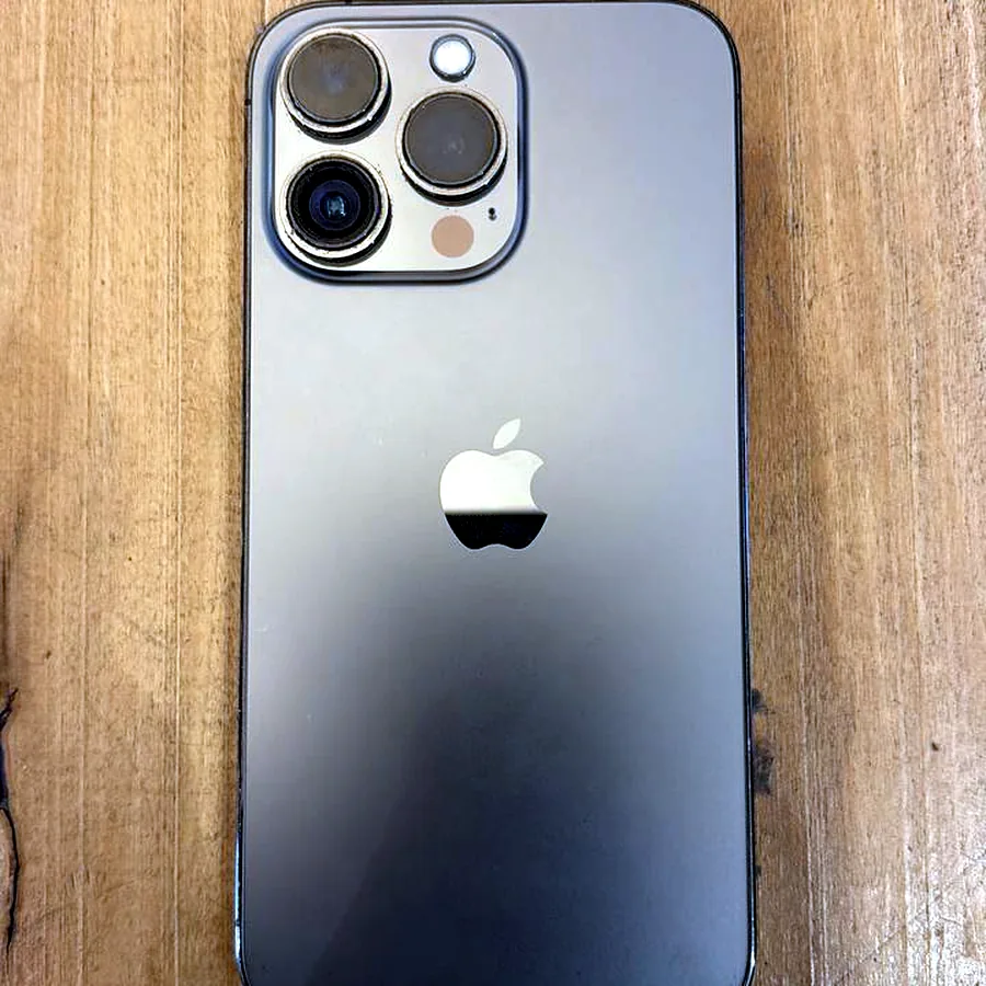 iPhone 13 Pro, 73% батареи, требует ремонта