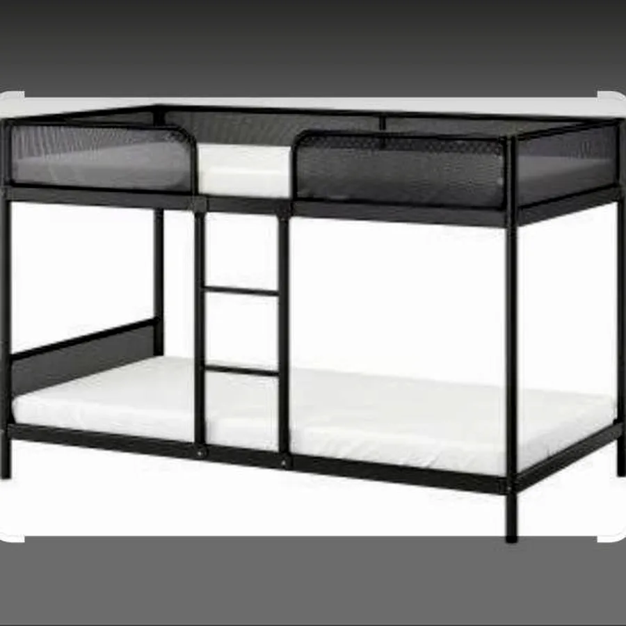 Двухъярусная кровать IKEA с матрасами