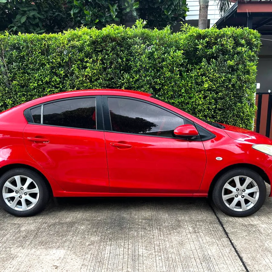 Mazda 2 2013, пробег 200 000 км, обслужена