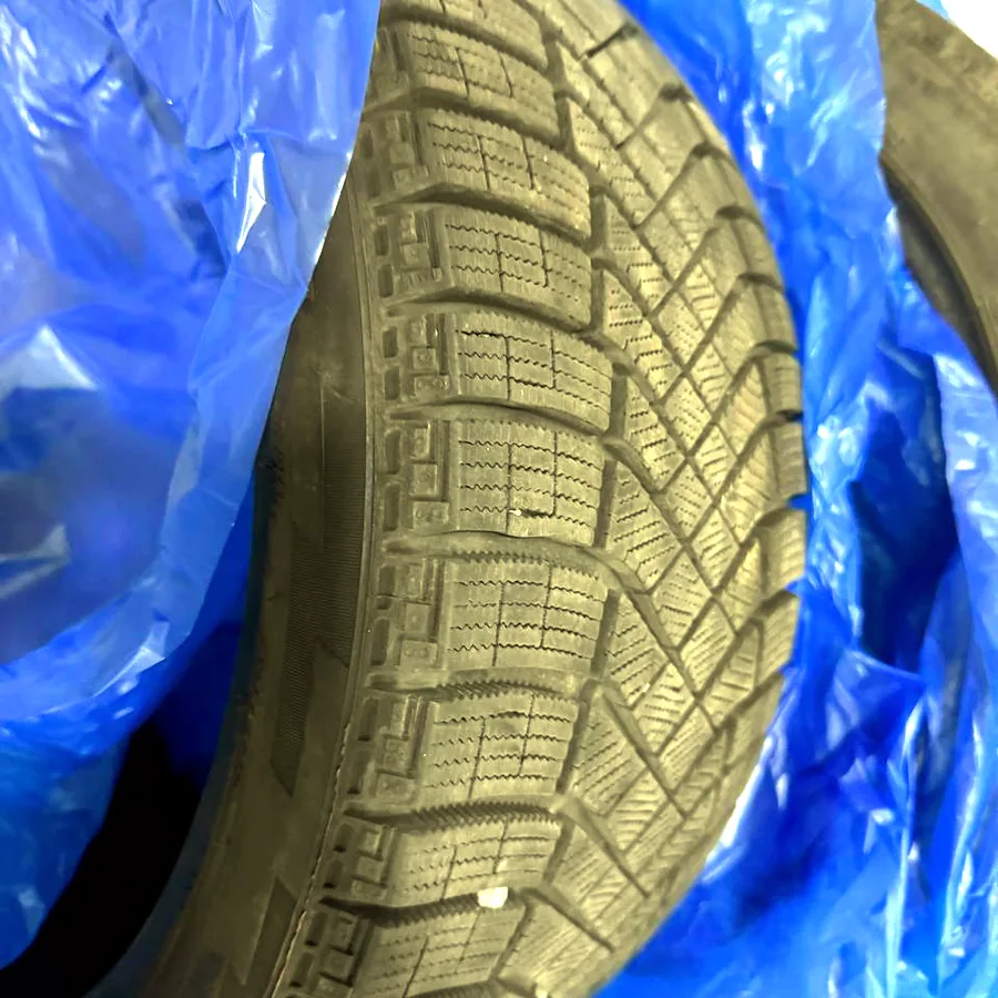 Зимние шины Pirelli Ice Zero FR 245/40 R18, комплект 4 шт