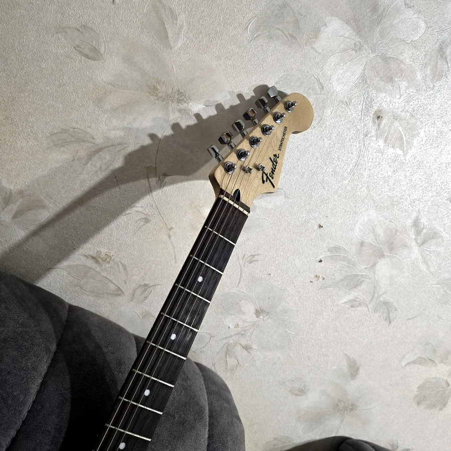 Гитара Squier by Fender Stratocaster, релик