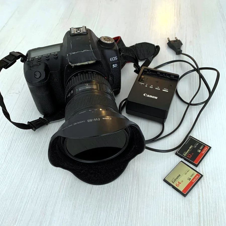 Canon 5D Mark II 2012, две карты памяти CF