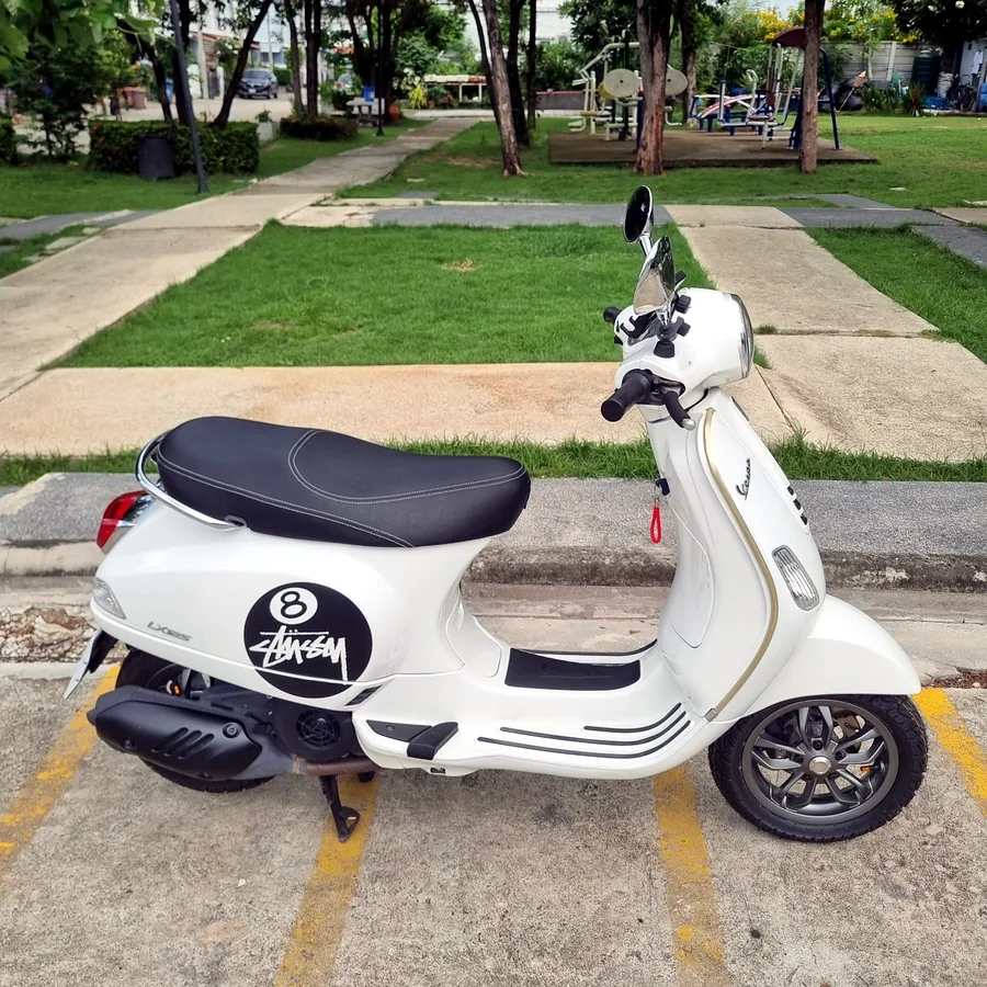 Vespa LX 125 White 2023, пробег 8700 км