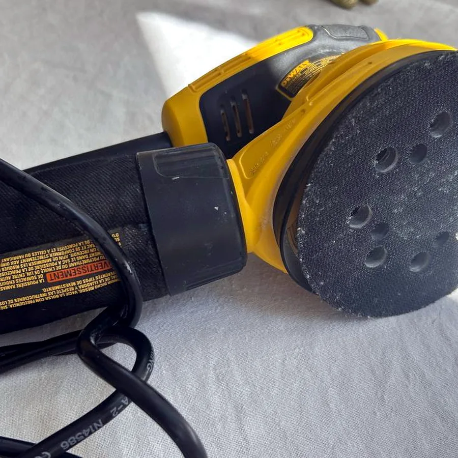 Шлифовальная машина DeWALT DWE6423, 125 мм