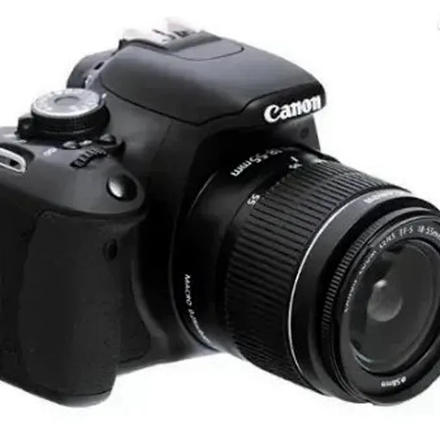 Фотоаппарат Canon EOS 600D с объективом