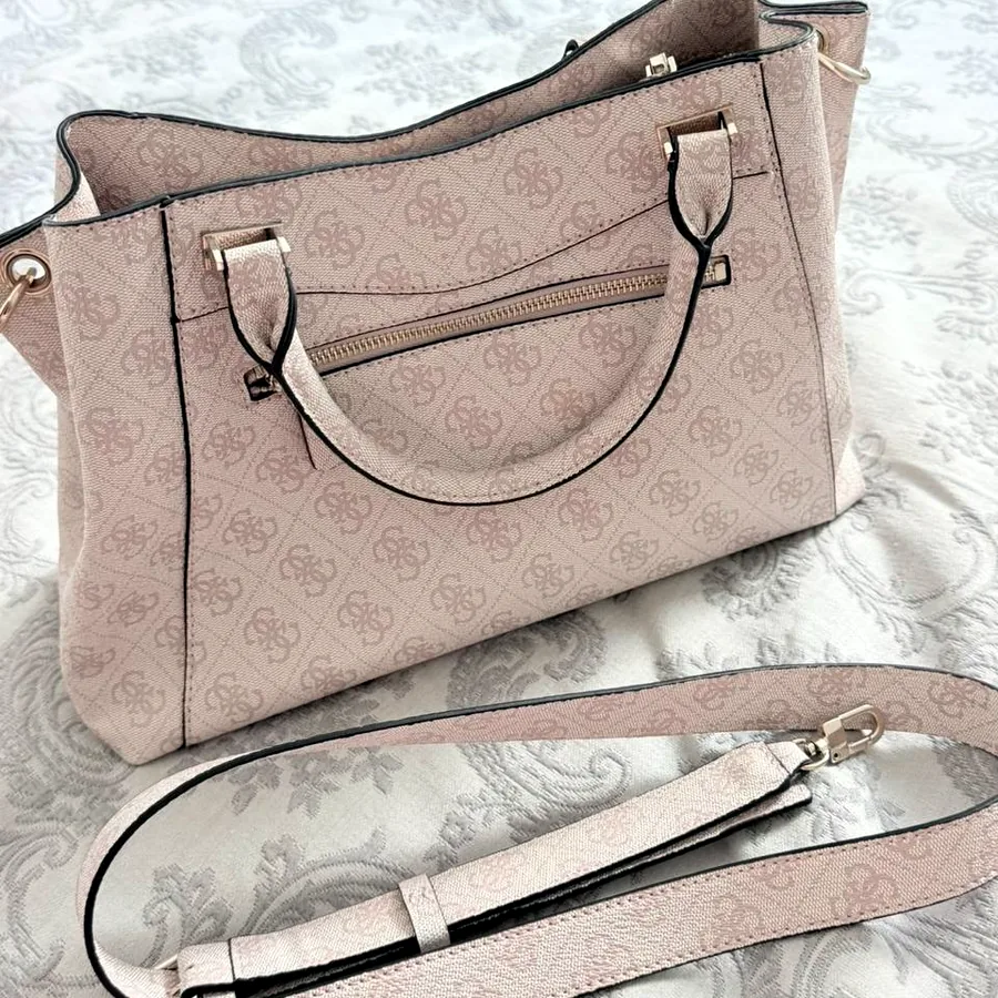 Три сумки Guess, отличное состояние