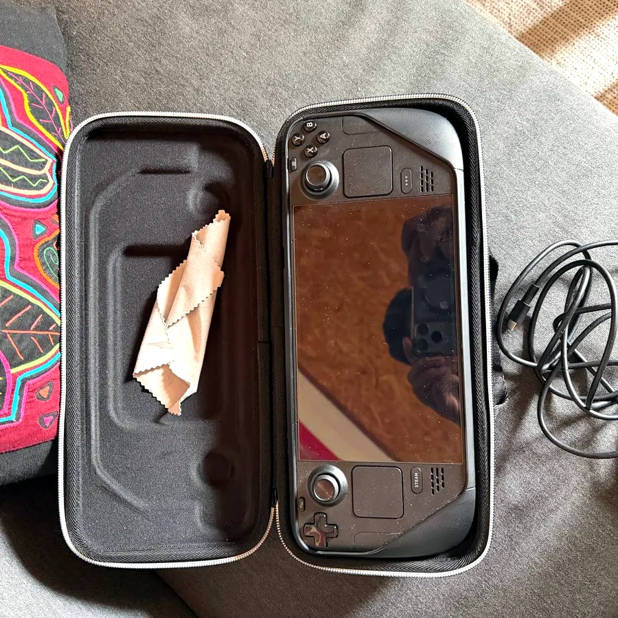 Steam Deck OLED 512 ГБ с аксессуарами