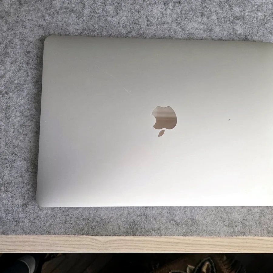 MacBook Pro 13.3 Retina i5 Touchbar 16GB/256GB