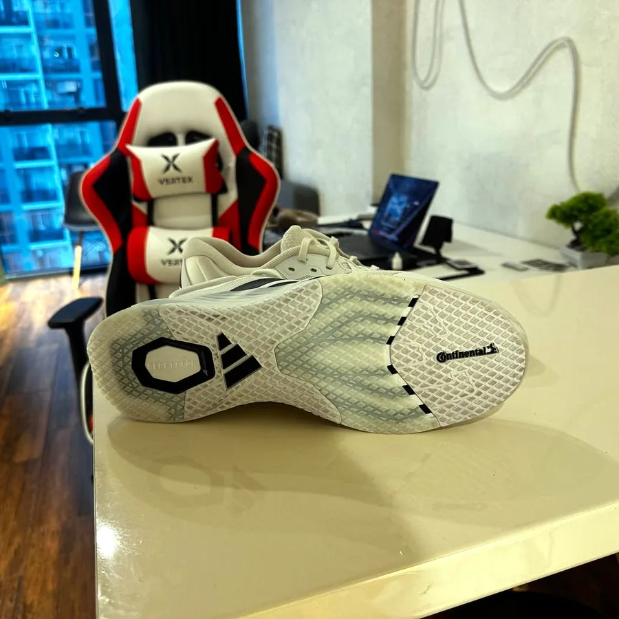 Кроссовки Adidas