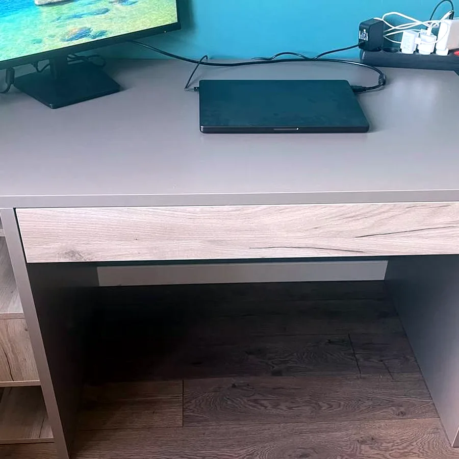 Стол новый, 120x66x78 см