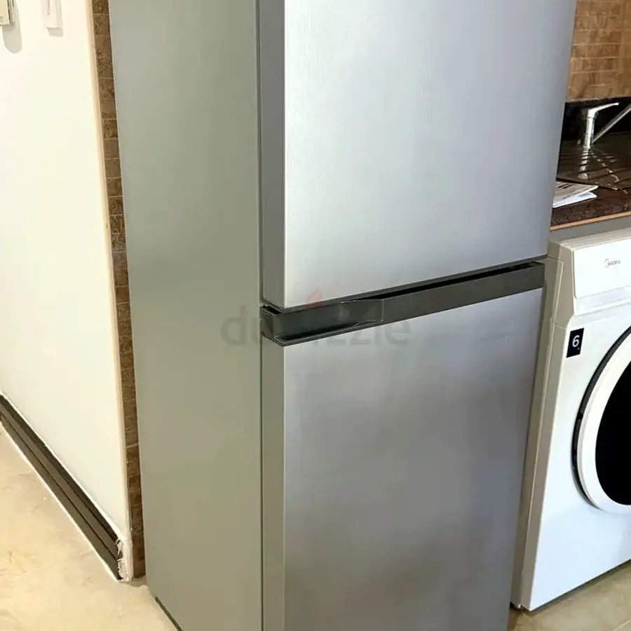 Холодильник Toshiba двухкамерный, 172 см