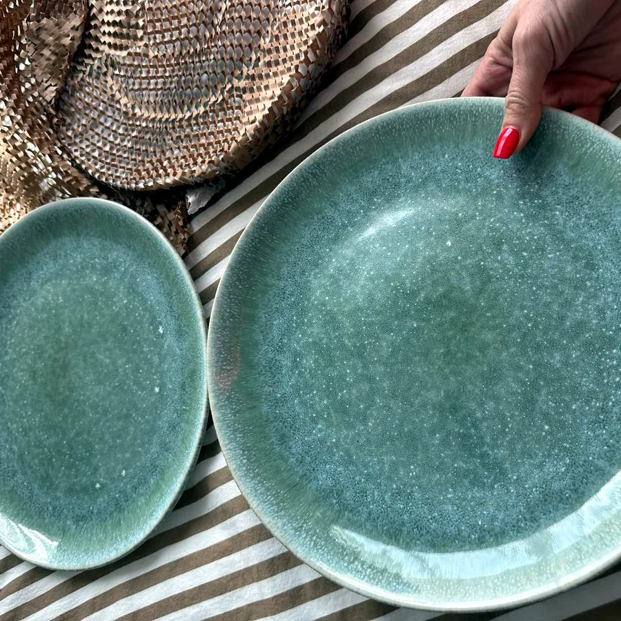 Три тарелки West Elm, фарфор